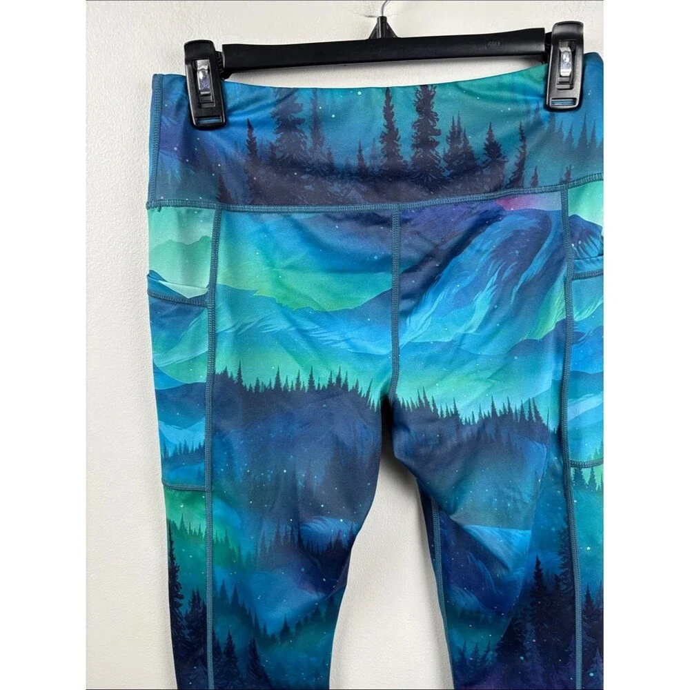 Constantly Varied Gear women’s medium Aurora Mountain Leggings - Blue Green 28”